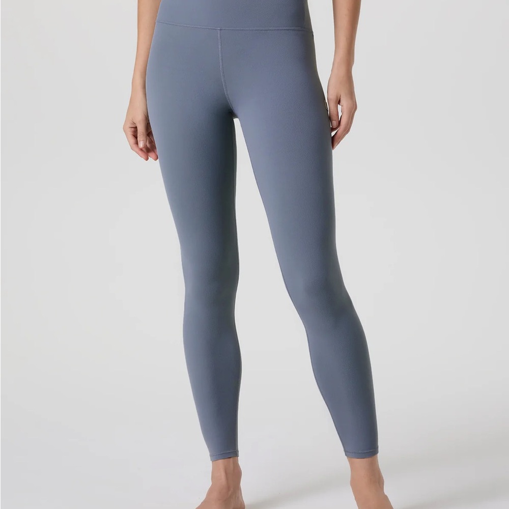 Vuori AllTheFeels™ Tank & Legging Set - Blue Heron, Size Small